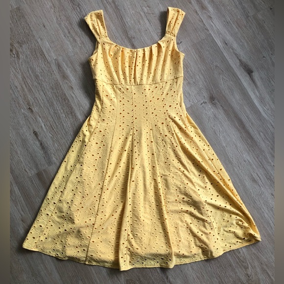 London Times sleeveless yellow dress - Picture 1 of 5